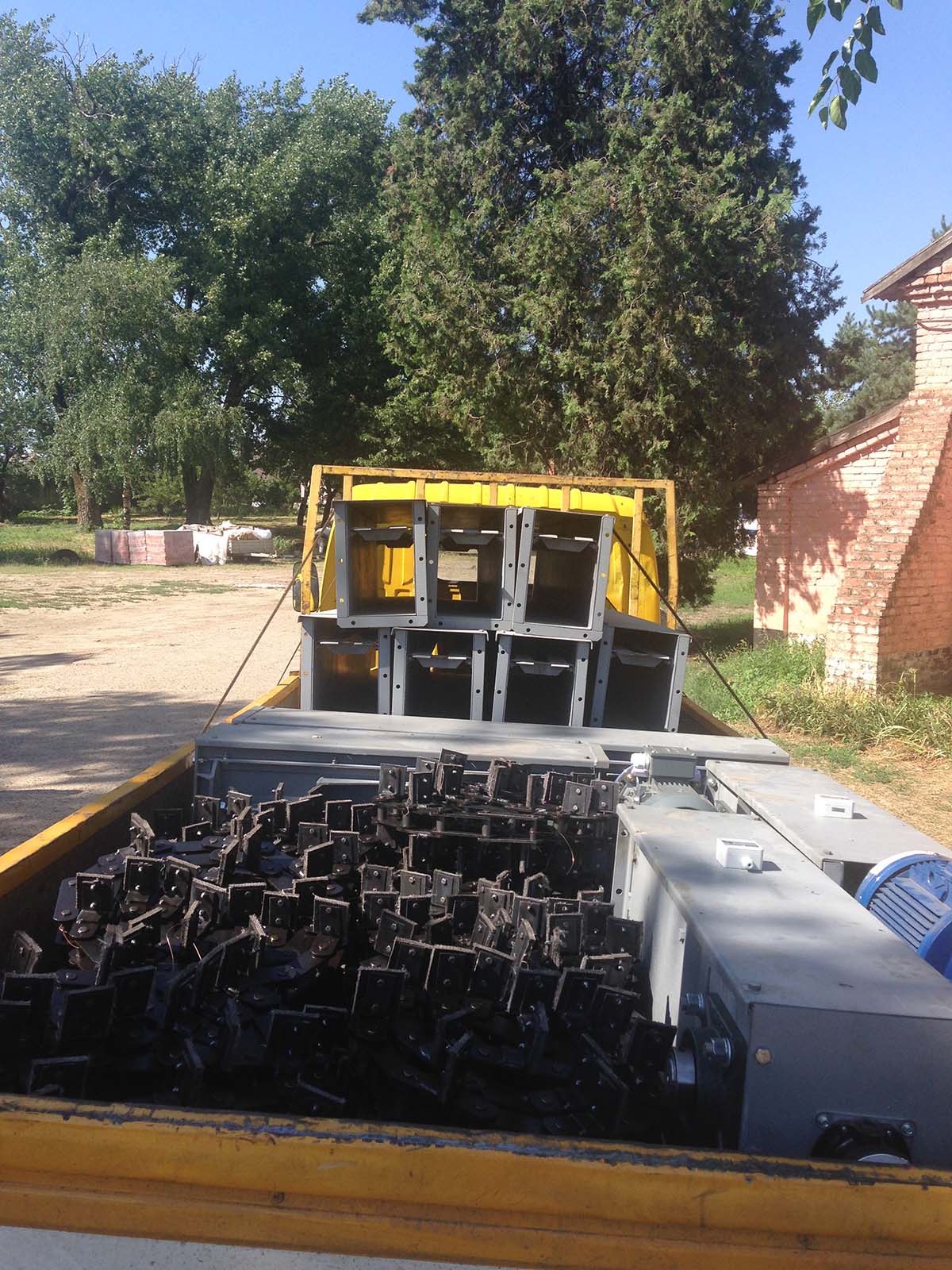 Отправка конвейеров цепных скребковых в Омскую область на элеватор